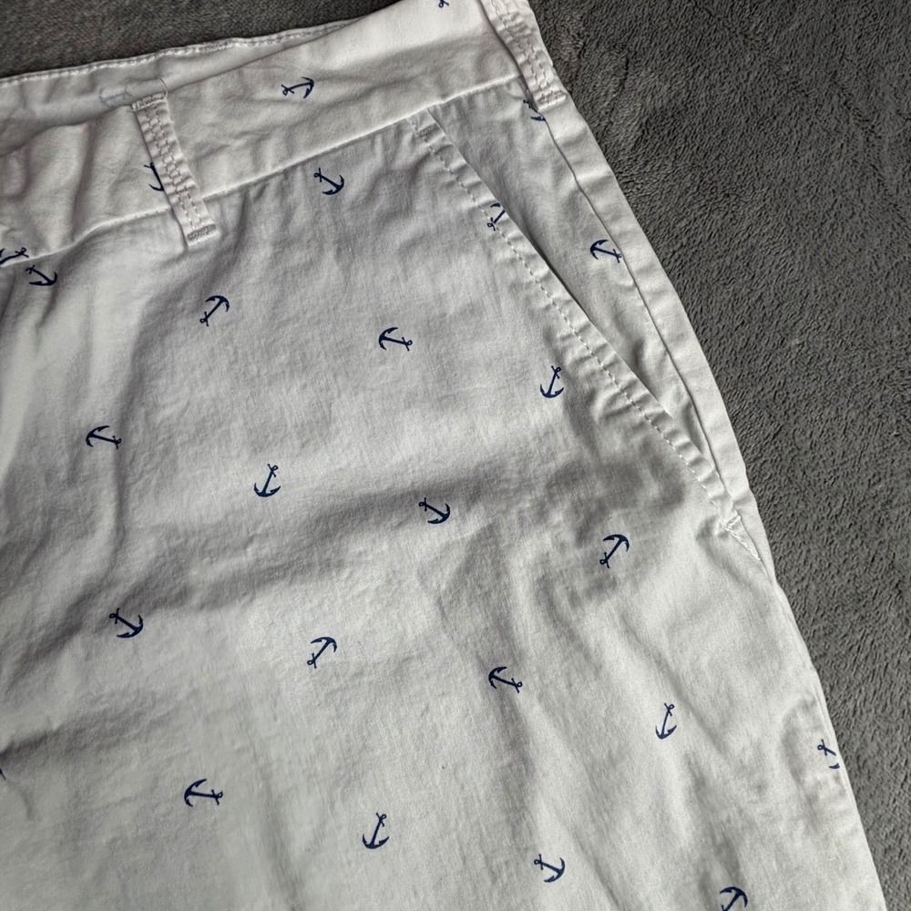 IZOD Advantage Performance Shorts Mens 38 White Navy Anchor Print Nautical - Picture 2 of 9
